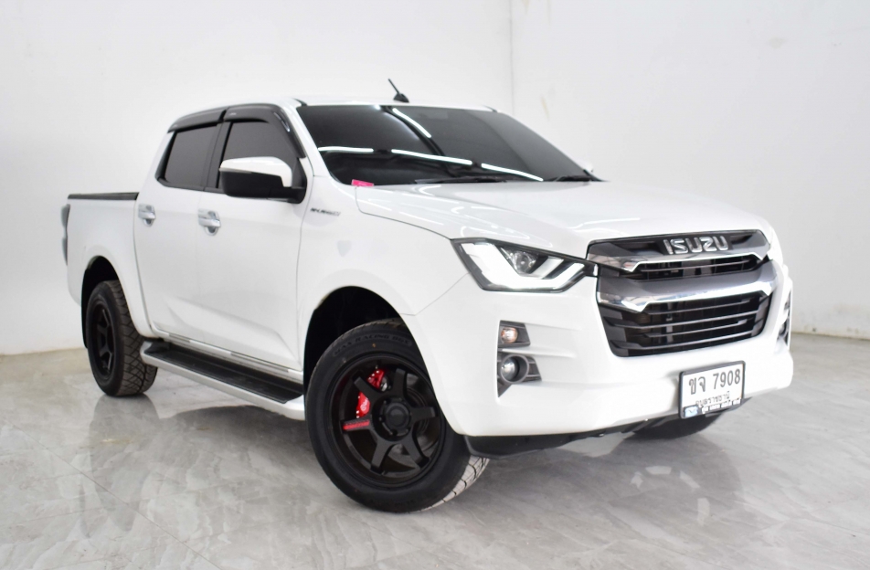 Isuzu Hilander 4Dr L DA