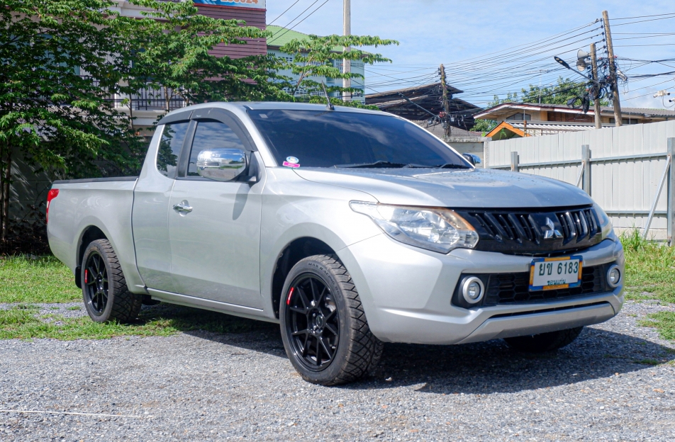 MITSUBISHI TRITION CAB GLX